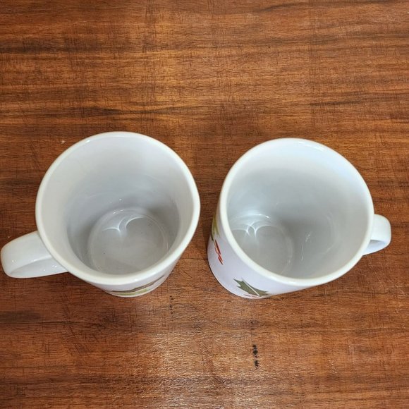 2 Starbucks 2011 Holly and Berries 10.6 oz Mugs Christmas - Picture 5 of 6